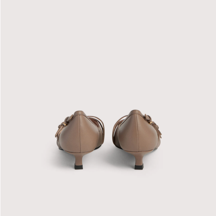 Coccinelle Spitz zulaufende Kitten-Heel-Pumps in Taupe