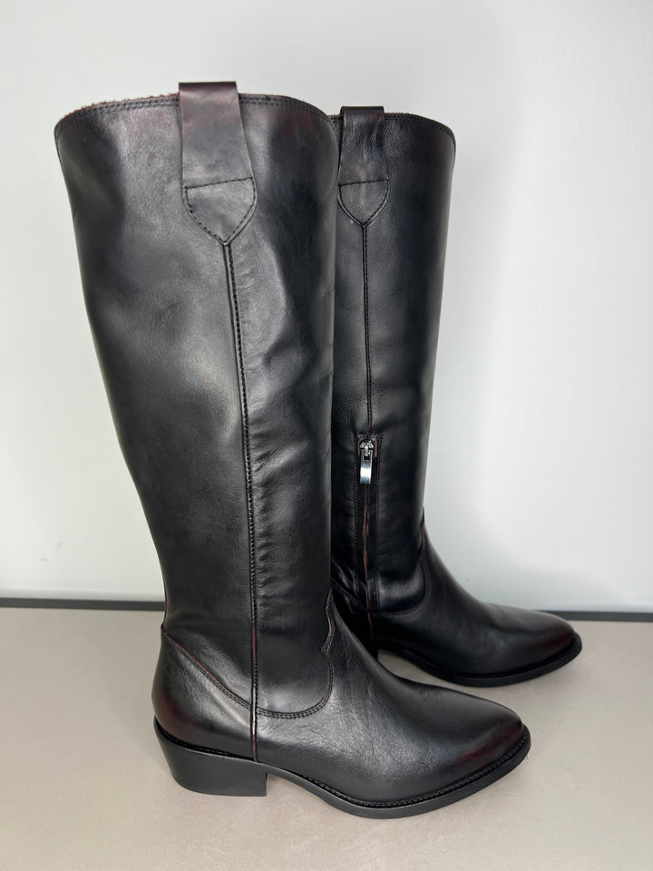 Stiefel in bordeaux