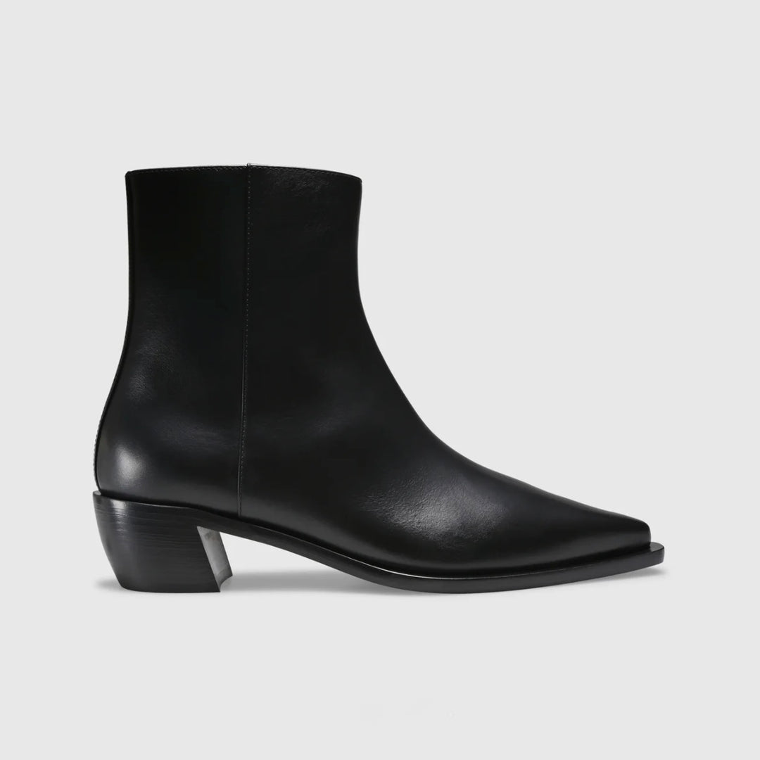 Unützer Stiefeletten mit spitzer Zehenform