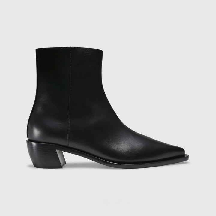 Unützer Stiefeletten mit spitzer Zehenform