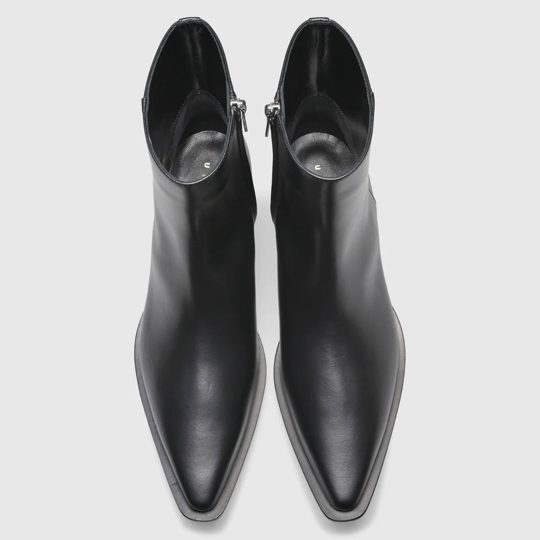 Unützer Stiefeletten mit spitzer Zehenform